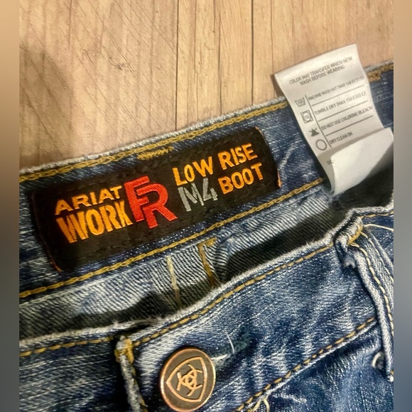 Ariat M4 FR Work Low Rise Boot Cut Men’s Blue Denim Jeans Size 36x32 - Picture 3 of 8